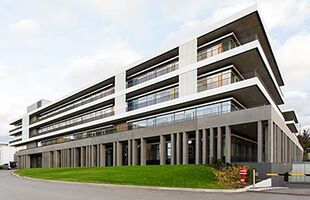 Robert-Bosch-Krankenhaus Stuttgart, 6.000 m² Zementestrich auf Ausgleichsdämmung